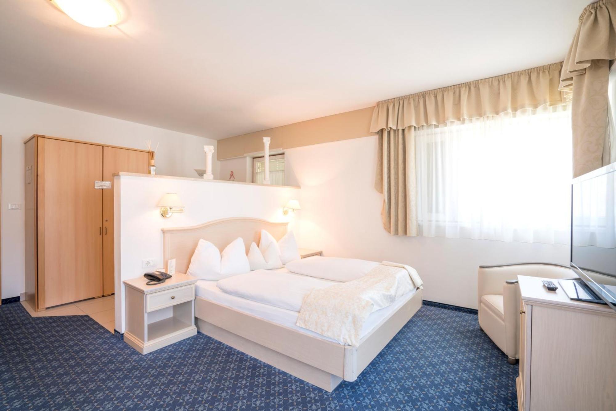 Groff Hotel 3*